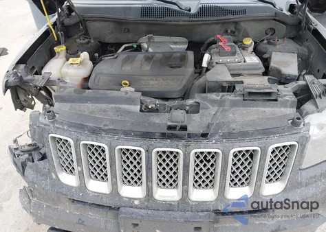 2015 Jeep Compass Latitude z USA, uszkodzony, nr VIN 1C4NJDEB8FD151898